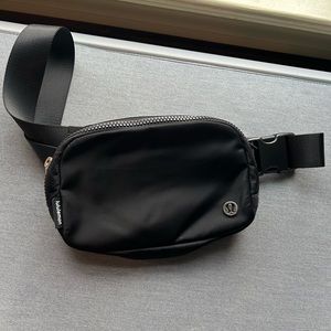 Lululemon Everywhere Beltbag 1L